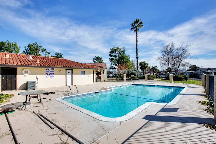Pacific Mobile Estates Picture 2