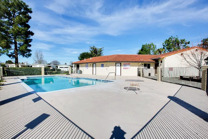 Pacific Mobile Estates Picture 3