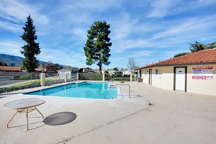Pacific Mobile Estates Picture 4