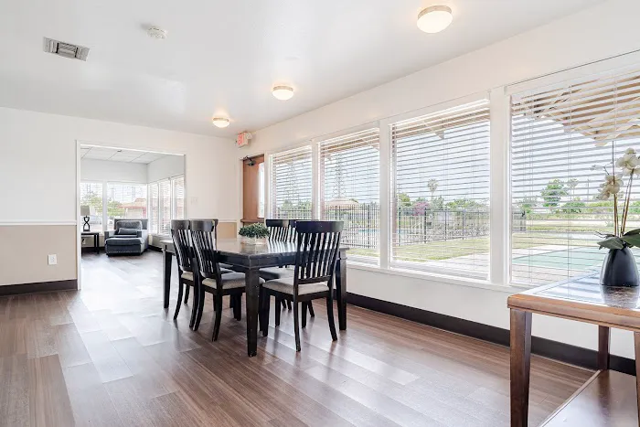 Southlake Mobile Home Community Picture 4