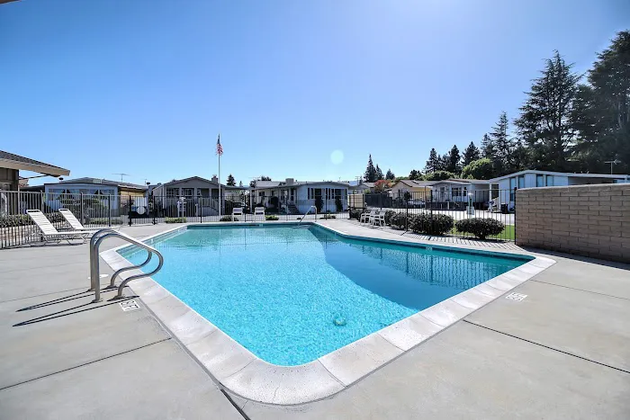 New Frontier Mobile Home Park Picture 2