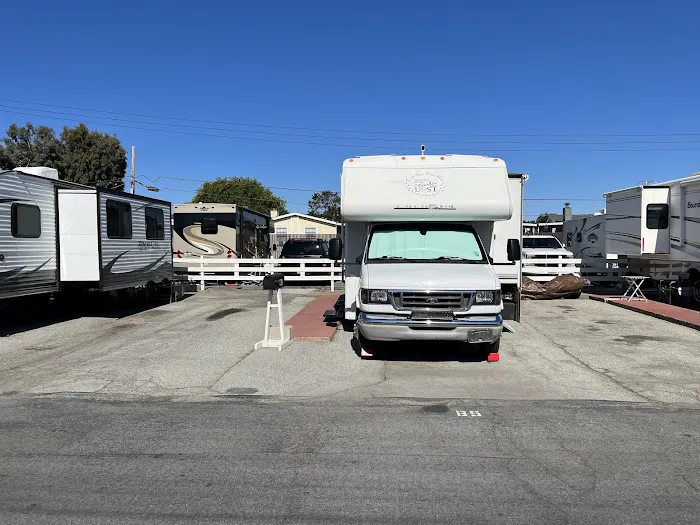 Trailer Villa Picture 1
