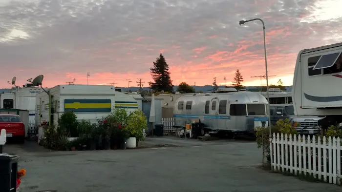 Sequoia Trailer Park Picture 5