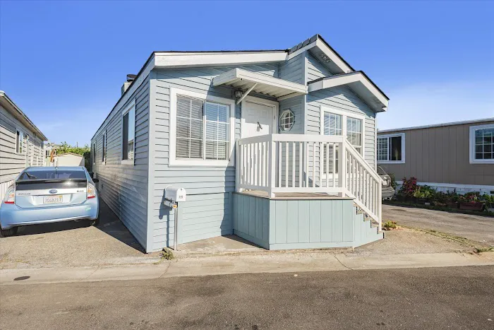 Harbor Village Mobile Home Park Picture 3