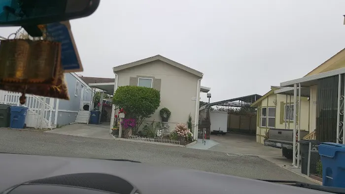 Lazy Wheel Mobile Home Park Picture 3