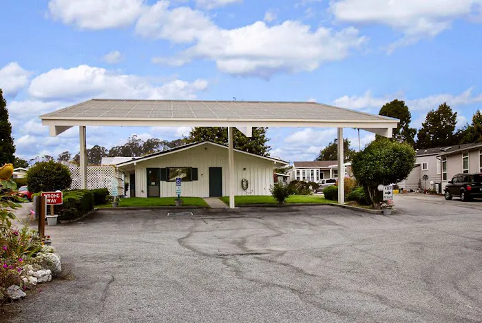 Yacht Harbor Mobile Home Park Picture 2