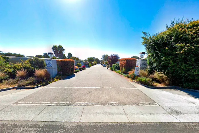 Yacht Harbor Mobile Home Park Picture 4