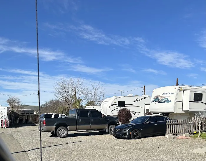 Hillview Trailer Court Picture 3