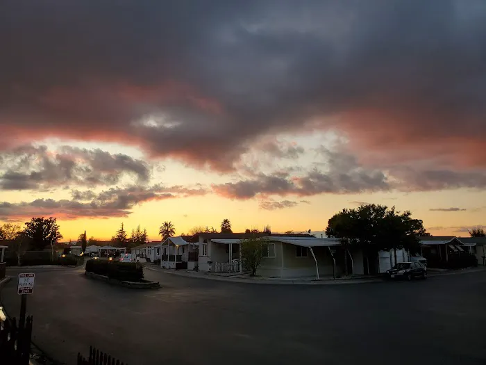 Sunrise Mobile Park Picture 2