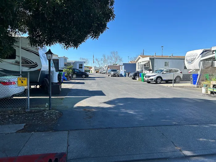 San Leandro Village MH & RV Park Picture 3