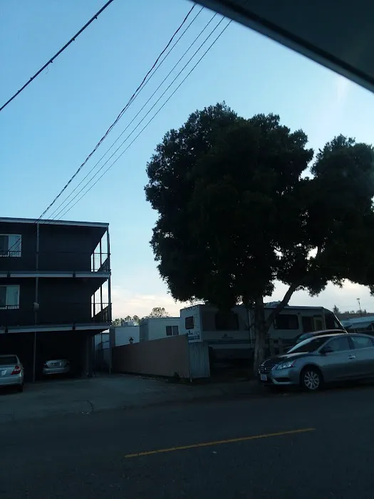 San Leandro Village MH & RV Park Picture 5