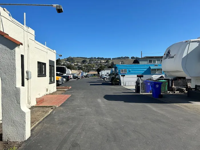 San Leandro Village MH & RV Park Picture 2