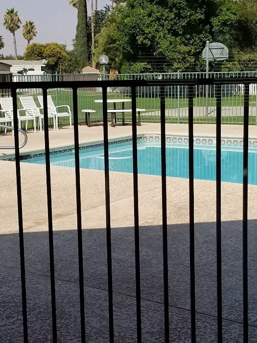 Green Oaks Mobile Home Park Picture 8