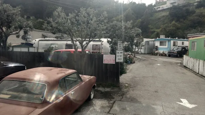 Sierra Point Trailer Park Picture 6