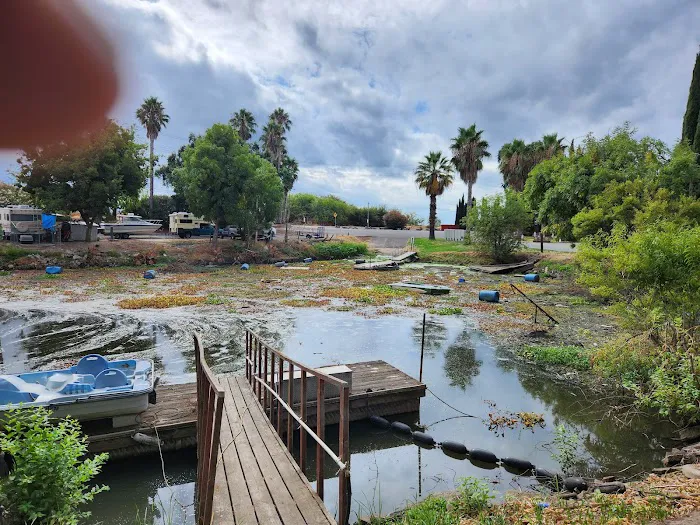 Islander Mobile Home Park Picture 8