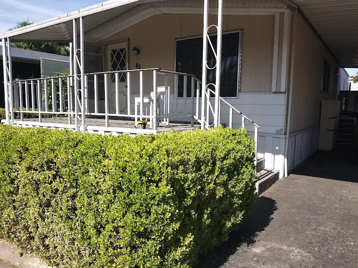 El Rancho Mobile Home Park Picture 9