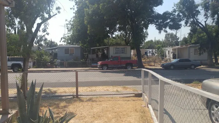 Bentley Trailer Park Picture 1