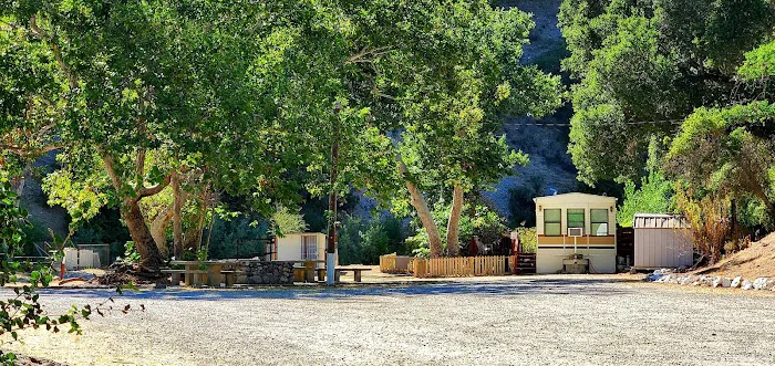 Royal Sierra Mobile Home Park Picture 3