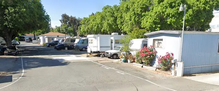 Riverview Mobile Home Park Picture 2