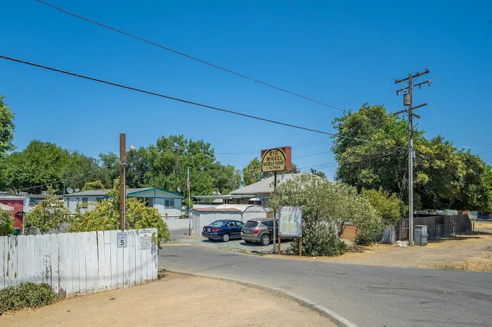 Big Wheel Mobile Home Park Picture 7