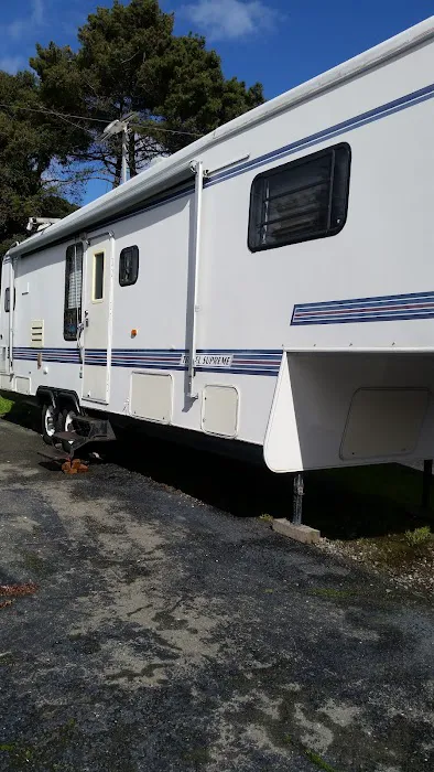 Frontier Mobile Home Park Picture 4