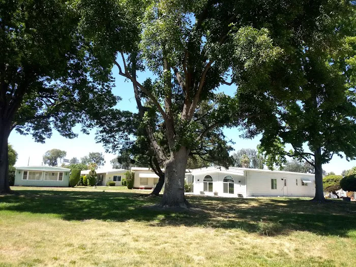 Dalis Gardens Mobilehome Park Picture 8