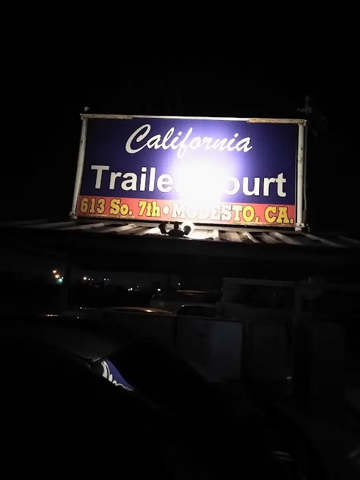 California Trailer Court Picture 4