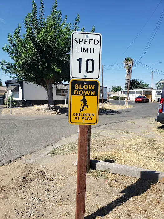 Broad Acres Mobile Home Park Picture 2