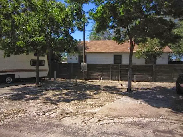 Finnlees Trailer Park Picture 5