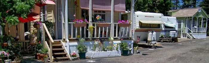 Finnlees Trailer Park Picture 4