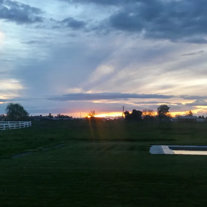 Twin Oaks Mobile Home Park Picture 2