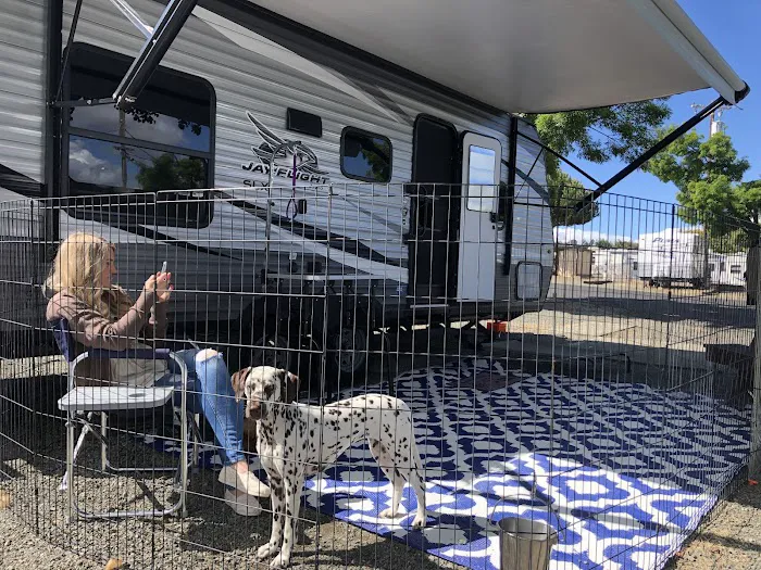 Tradewinds RV Park Picture 10