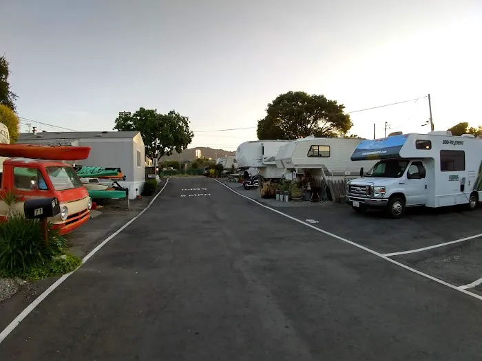 Golden Gate Trailer Park Picture 10