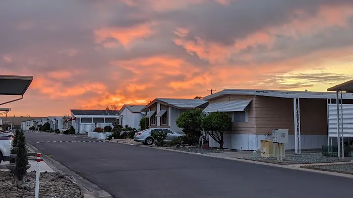 Three Palms Mobile Estates (Senior) Picture 2