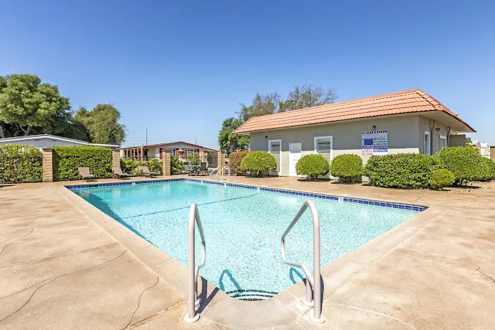 Oaks Mobile Home Community Picture 1