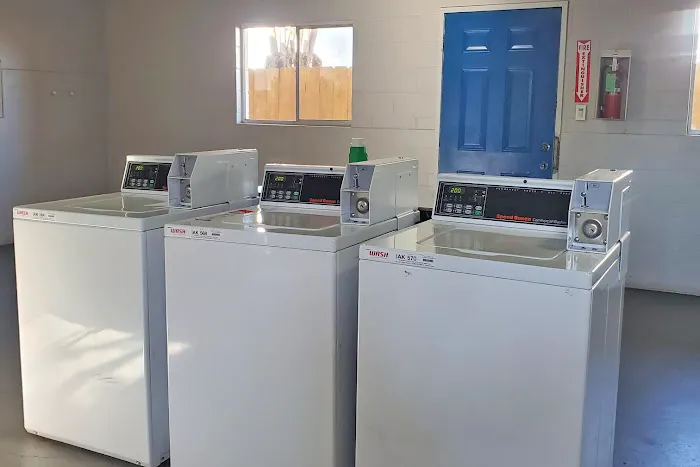 Holiday Manor Mobile Home Park Picture 6