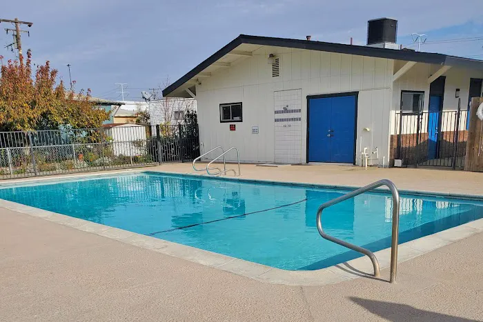 Holiday Manor Mobile Home Park Picture 7