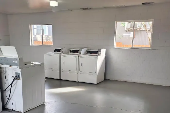 Holiday Manor Mobile Home Park Picture 9