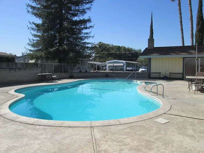 Country Squire Estates Mobile Home Park Picture 3