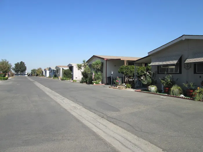 Country Squire Estates Mobile Home Park Picture 8