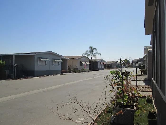 Country Squire Estates Mobile Home Park Picture 6