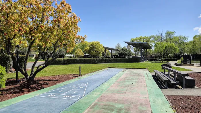 Los Robles Mobile Home Park Picture 3