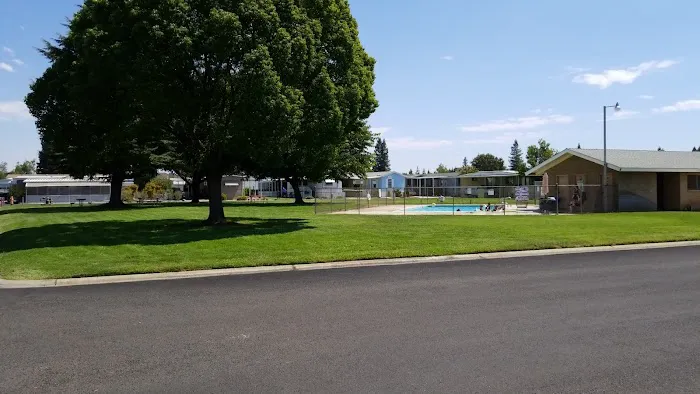 Double L Mobile Estates Picture 4