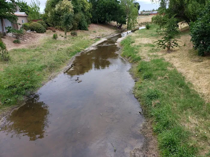 Cedarwood Mobile Home Park Picture 2