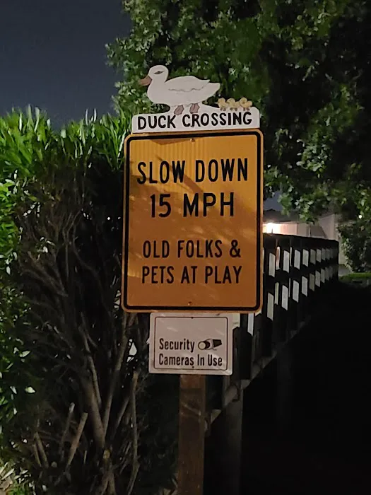 Cedarwood Mobile Home Park Picture 5