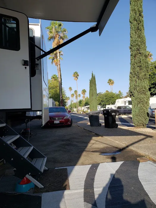 Holiday Mobile Village - 55+ Mobile Home Park Picture 10