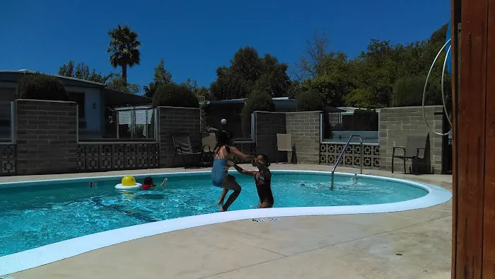 Travelodge Mobile Home Park Picture 1