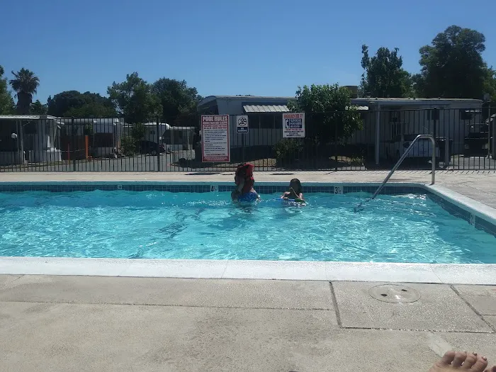 Travelodge Mobile Home Park Picture 6