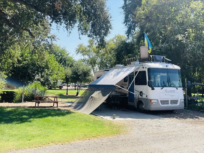 Merced River RV Resort Picture 3