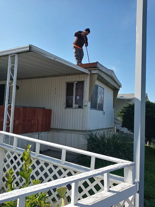 River Paradise Mobile Home Park Picture 4